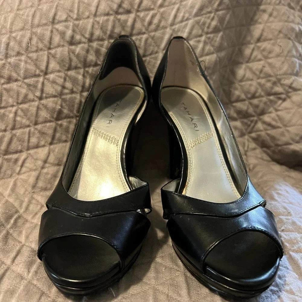 5/ $25 Tahari Black Senior Leather Open Toe Pumps 7M